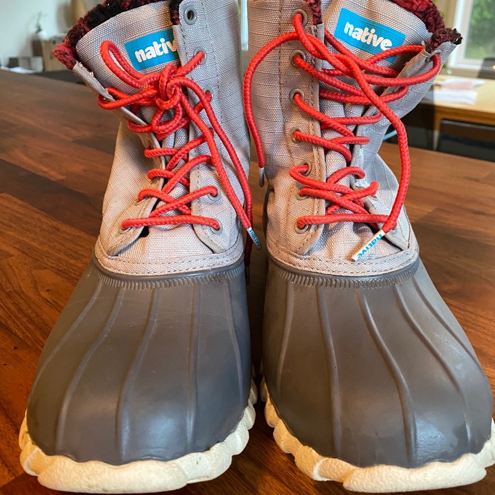 “Native” insulated rain boots